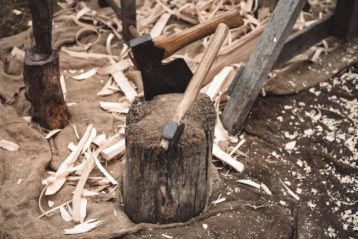 5 Outdoorsmen Build Bushcraft Super Shelters 1